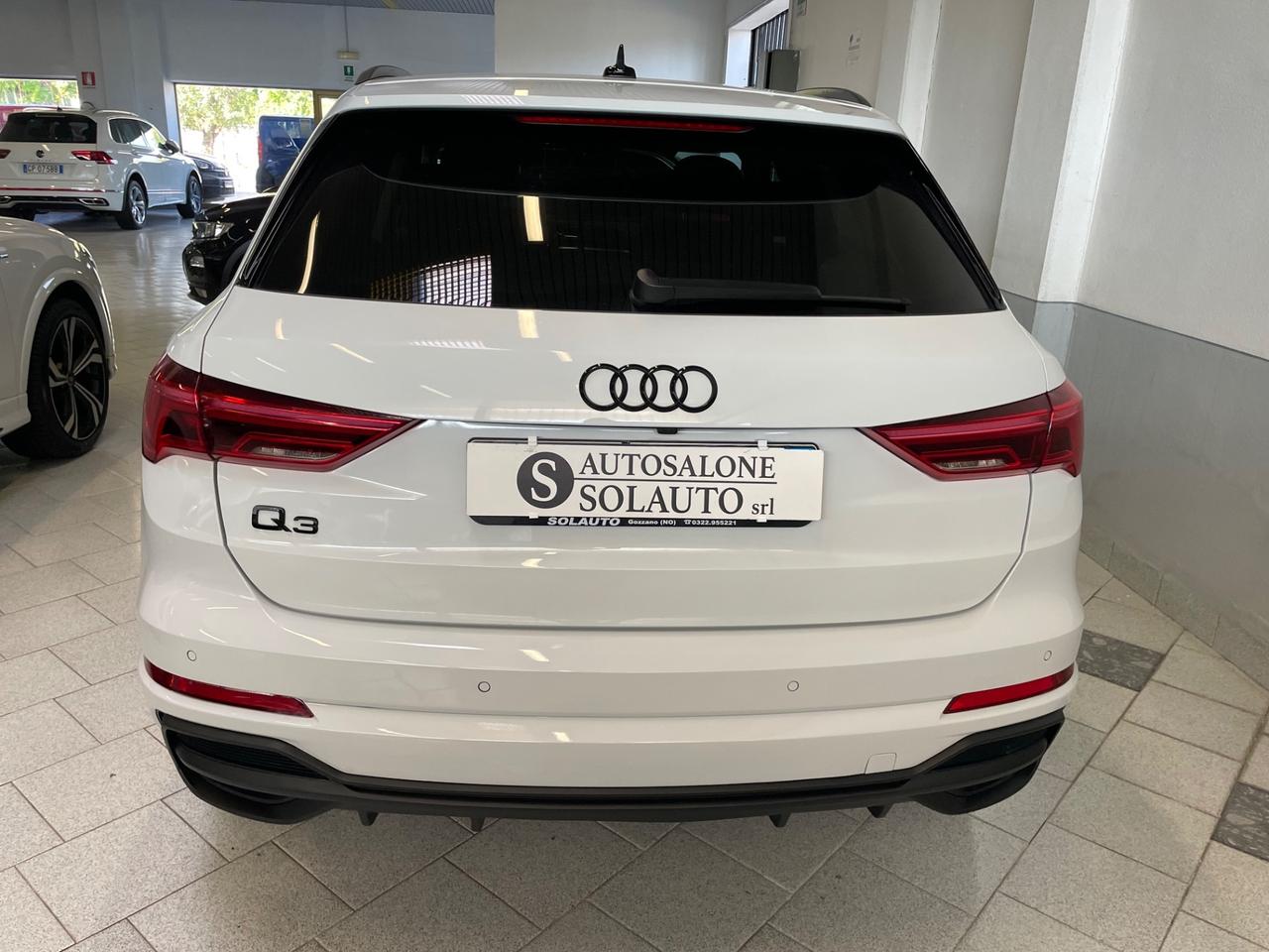 Audi Q3 35 TDI S tronic line Black Telec.