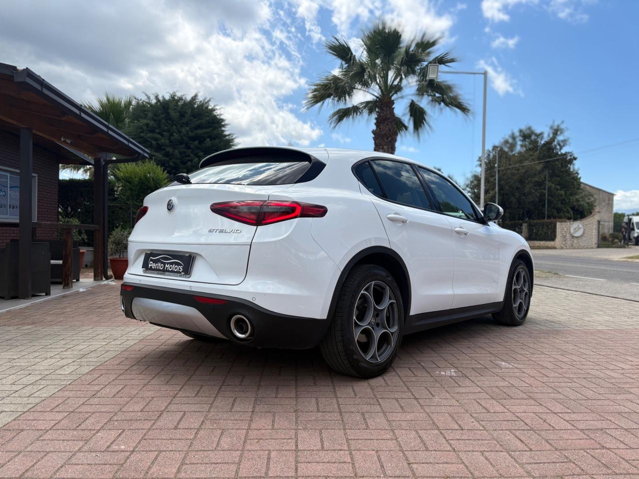 Alfa Romeo Stelvio 2.2 Turbodiesel 180 CV AT8 RWD Business
