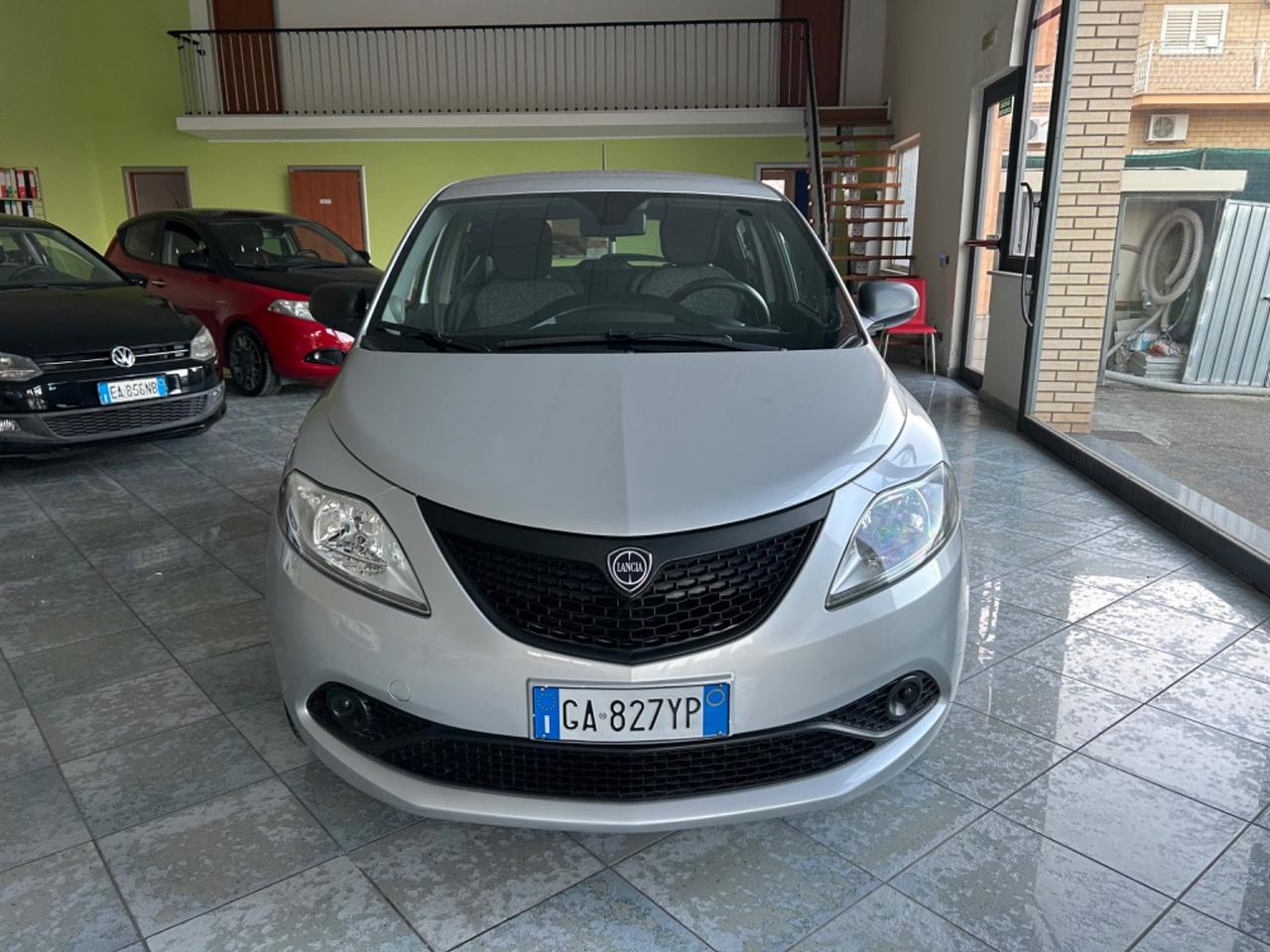 Lancia Ypsilon 1.0 FireFly 5 porte S&S Hybrid Ecochic Silver