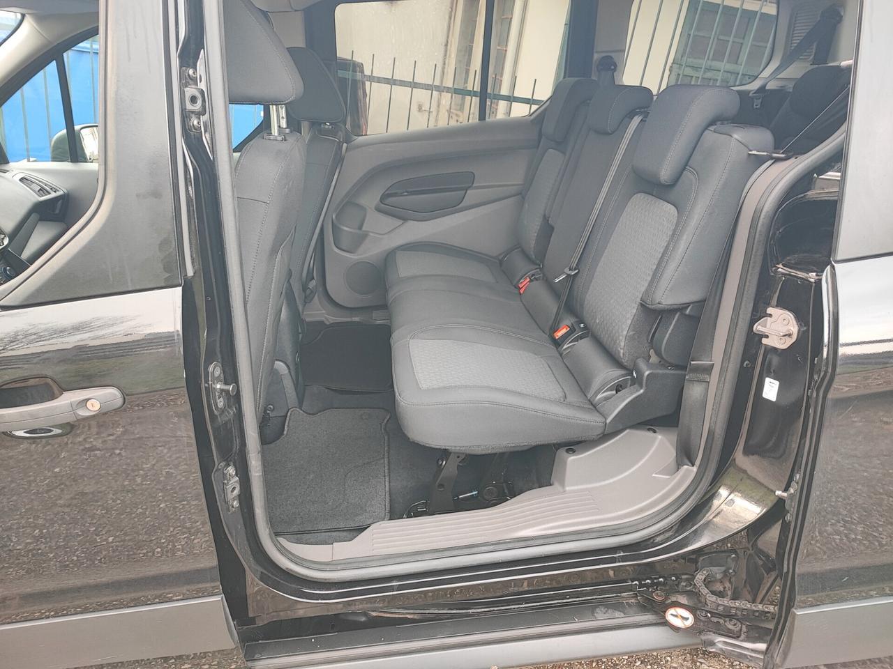 Ford Grand Tourneo Connect Gancio Traino 7 Posti