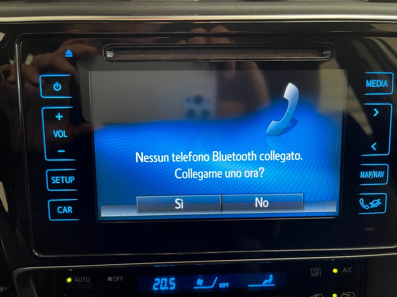 Toyota Auris Business Pack 1.8h cvt-Ok Neopat-LEGGO SOTTO