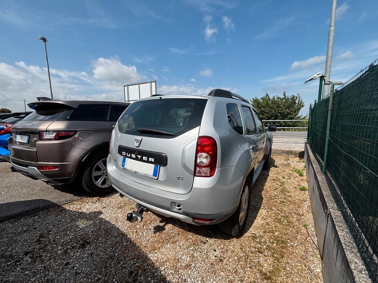 Dacia Duster 1.5 Diesel Neopatentati con gancio di traino
