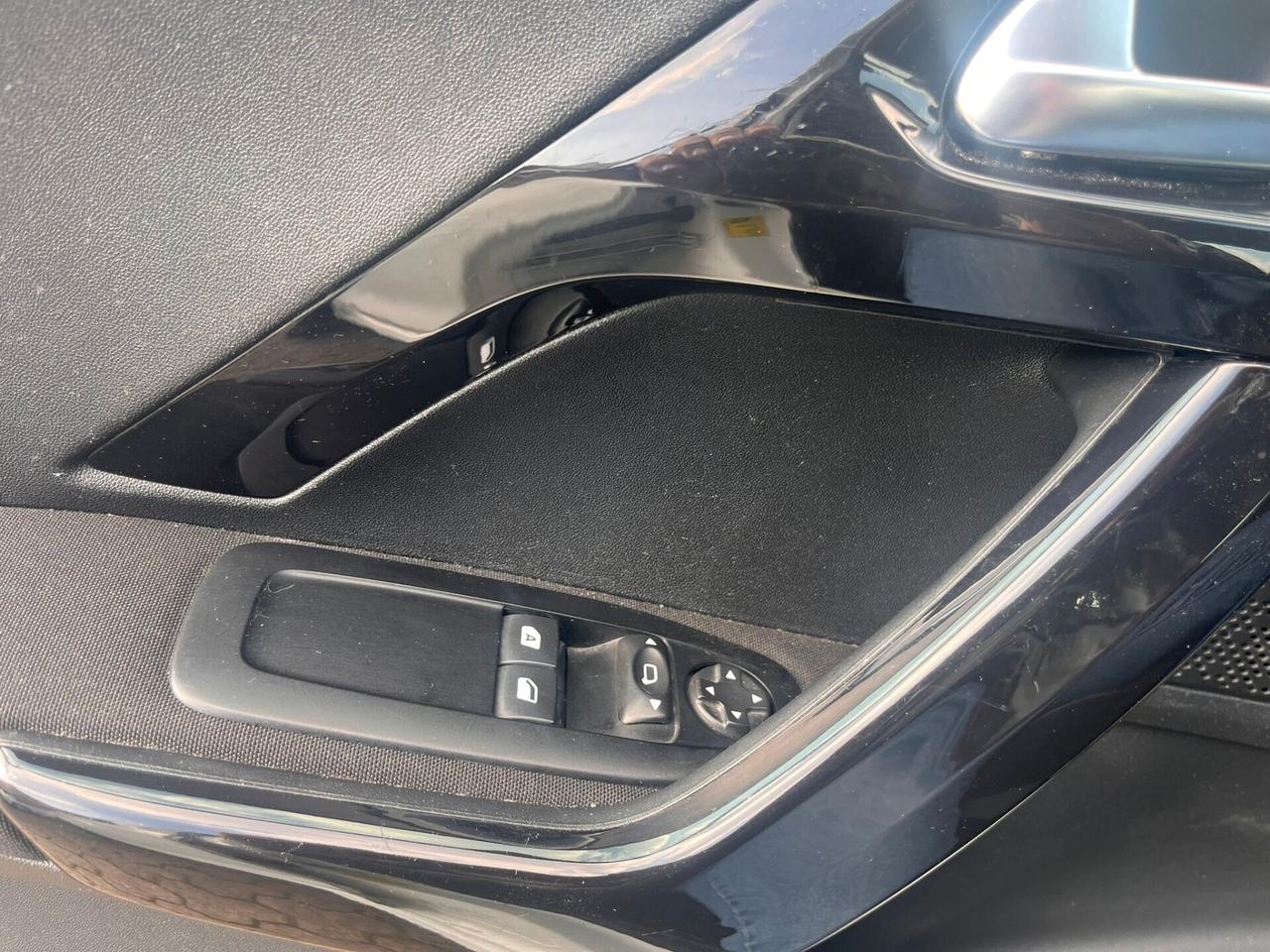 Peugeot 208 1.2 VTi 82 CV 5 porte Allure - 2012