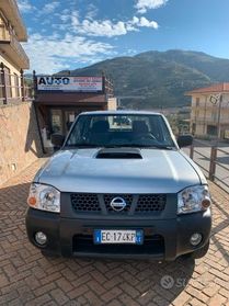 Nissan np 300 2.5 diesel