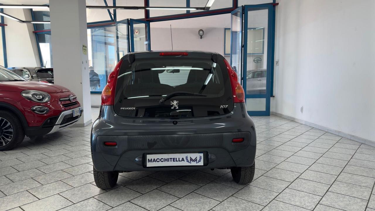 Peugeot 107 1.0 68CV 5p. Sweet Years 2Tronic cambio automatico