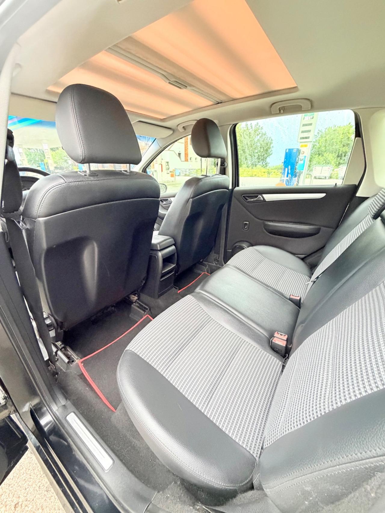 Mercedes-benz A 150 BlueEFFICIENCY Coupé Avantgarde