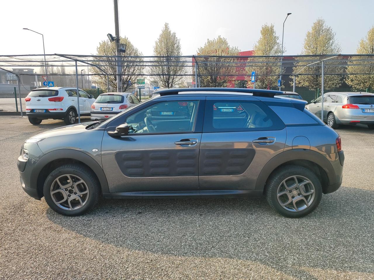 Citroen C4 Cactus BlueHDi 100 Just Black