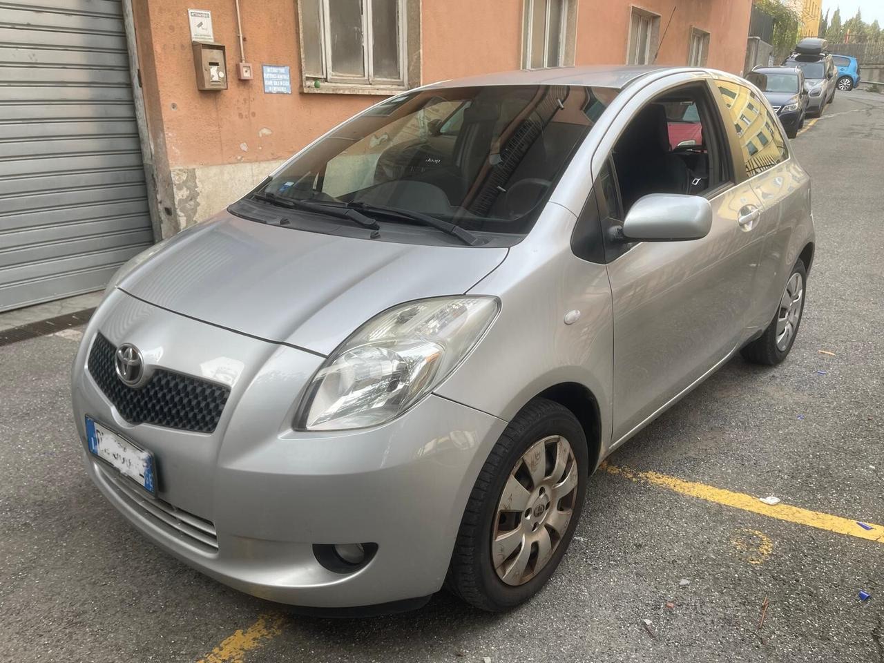 Toyota Yaris 1.0 3 porte