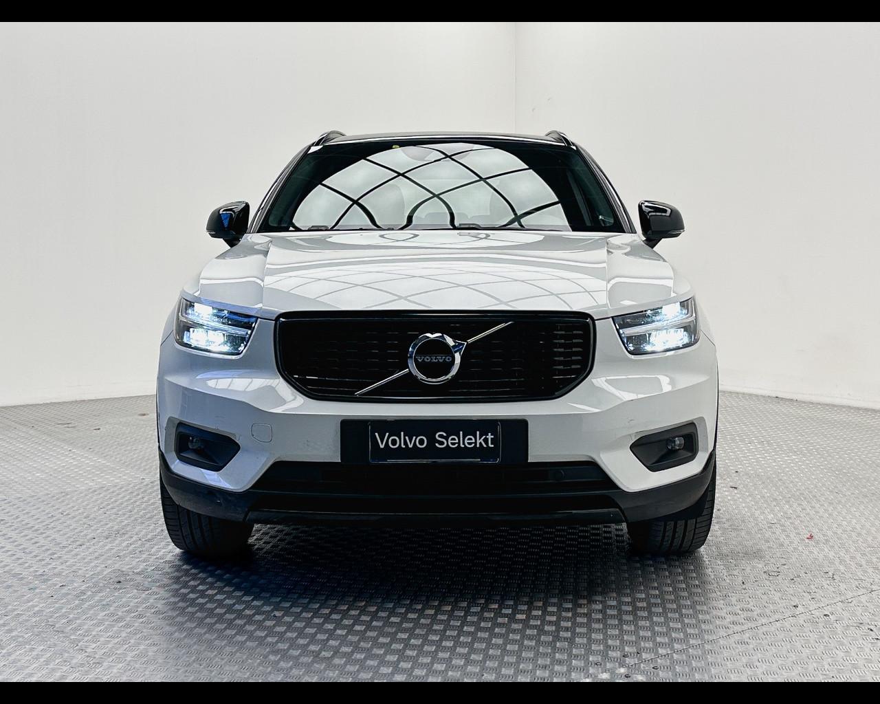 VOLVO XC40 (2017--->) - XC40 D3 AWD Geartronic R-design