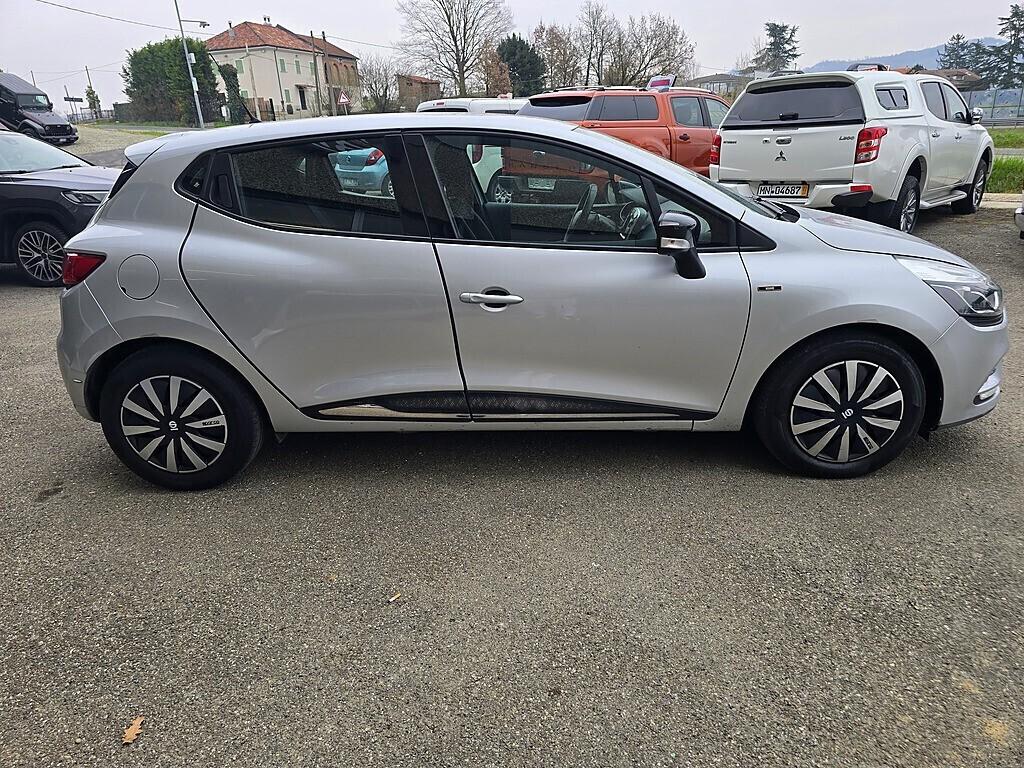 Renault Clio dCi 90 CV 5 Moschino Intens