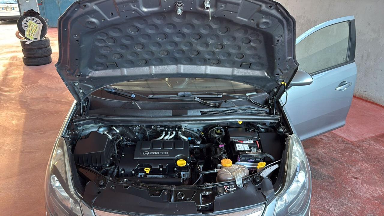 Opel Corsa 1.2 85CV 5 porte GPL-TECH Edition
