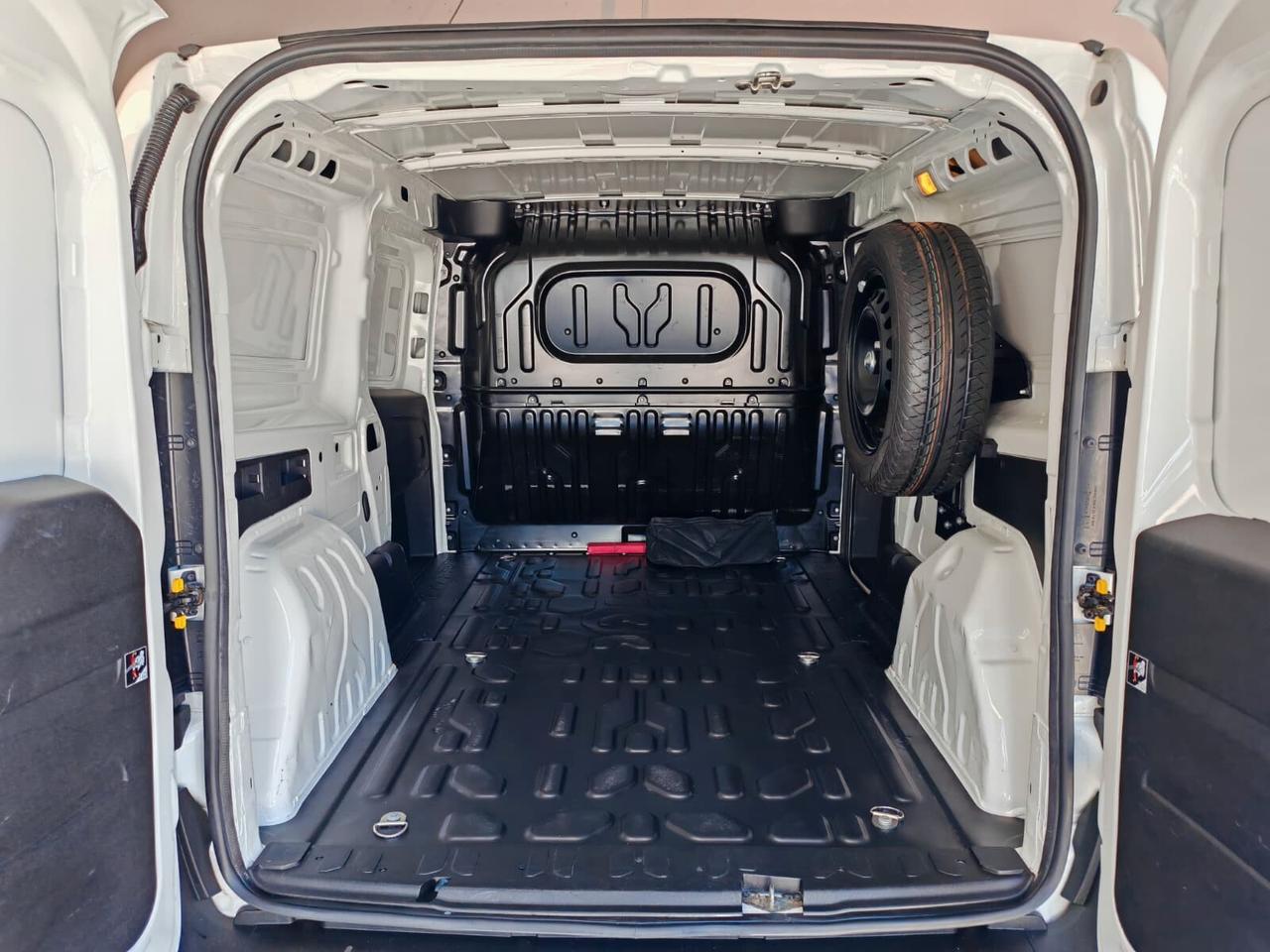 Fiat Doblò 1.4 T-Jet Natural Power PC-TN Cargo Lamierato