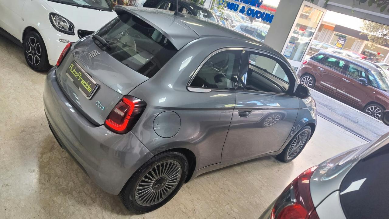 Fiat 500e Berlina 42 kWh