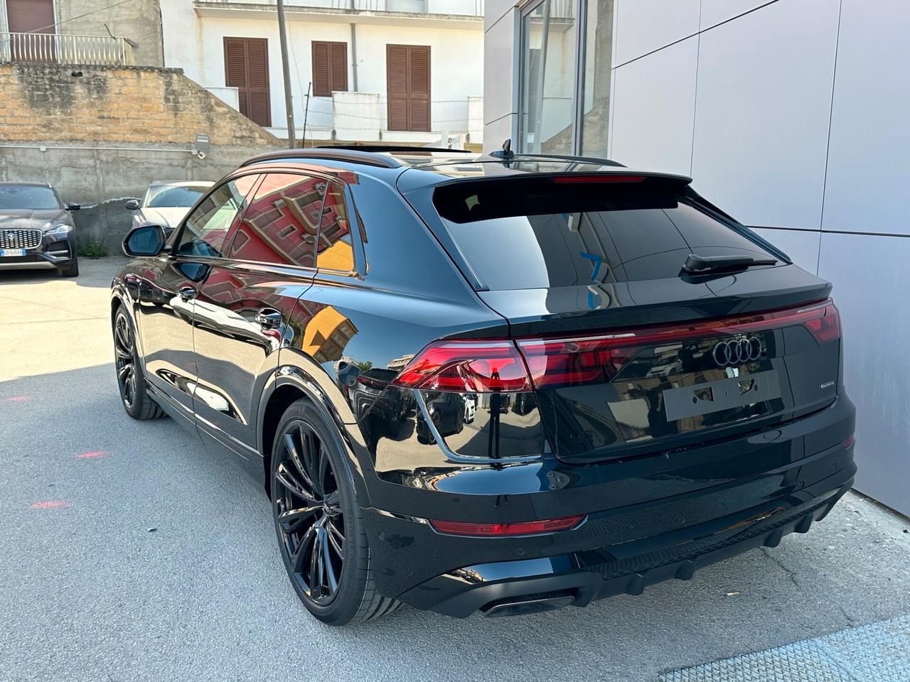 Audi Q8 50 TDI S-Line possibilità noleggio no scoring