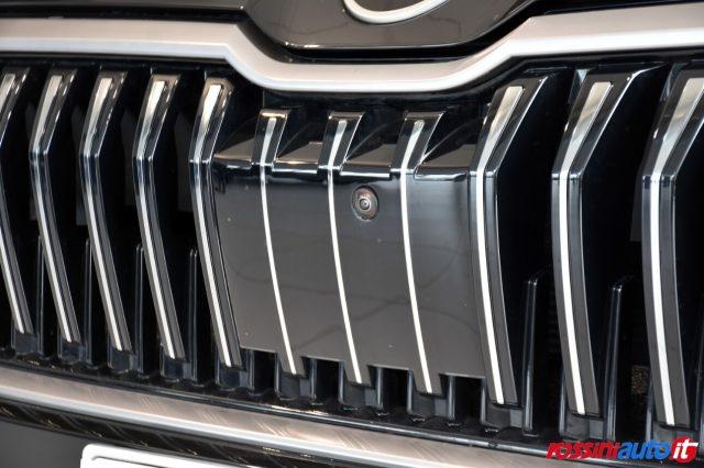 SKODA Superb 2.0 TDI 150 CV DSG STYLE + R18 + ALCANTARA LOUNGE