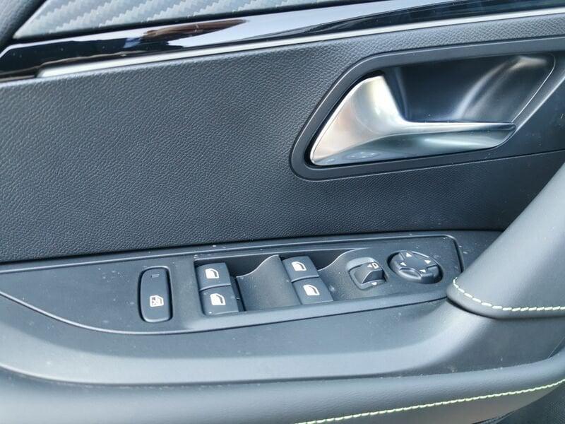 Peugeot 2008 Hybrid 145 e-DCS6 GT