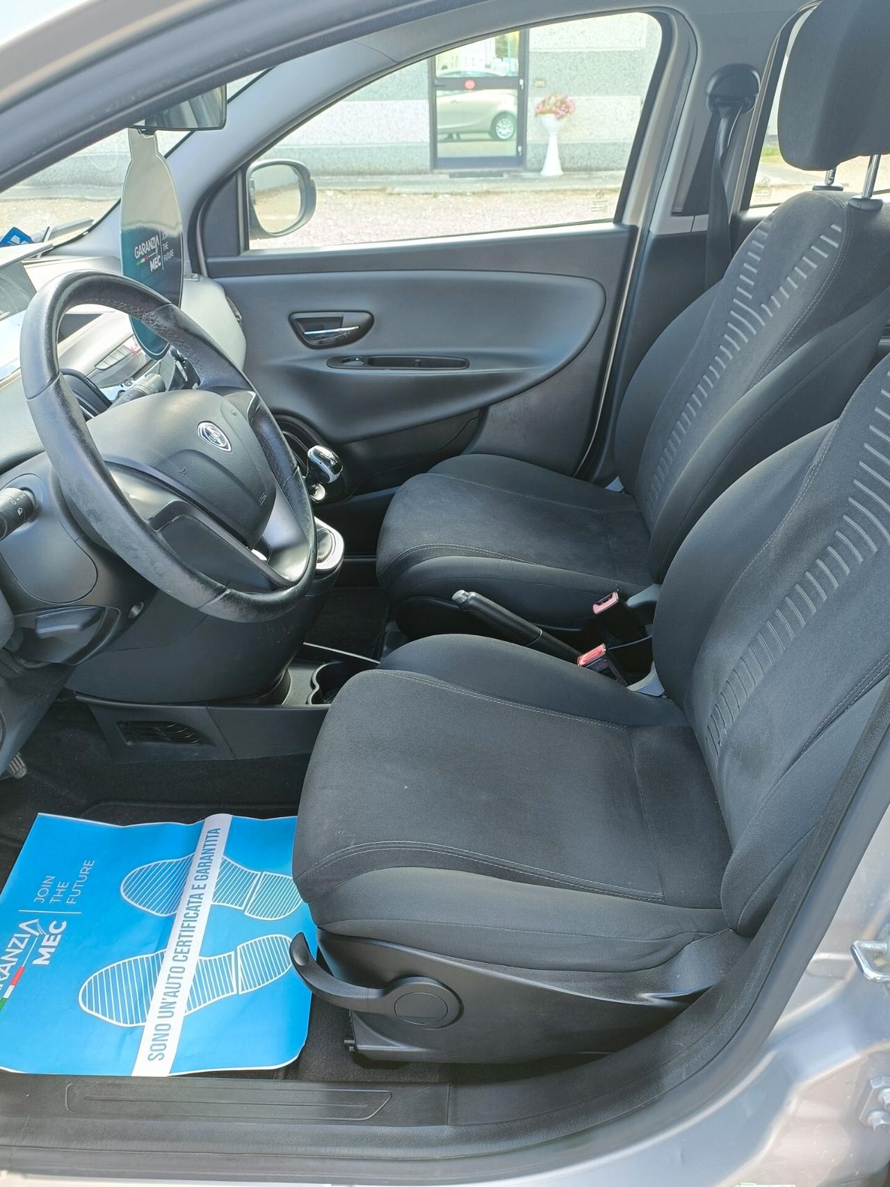 Lancia Ypsilon 1.2 69 CV 5 porte GPL Ecochic Silver