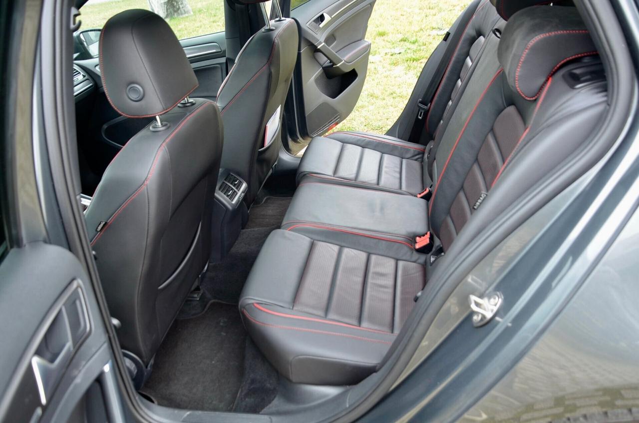 VOLKSWAGEN GOLF 7.5 GTI PERFORMANCE 2.0 TSI 245cv DSG, SERVICE CON FATTURE, TETTO, DCC, FULL PELLE, FARI FULL LED, 19", PERMUTE