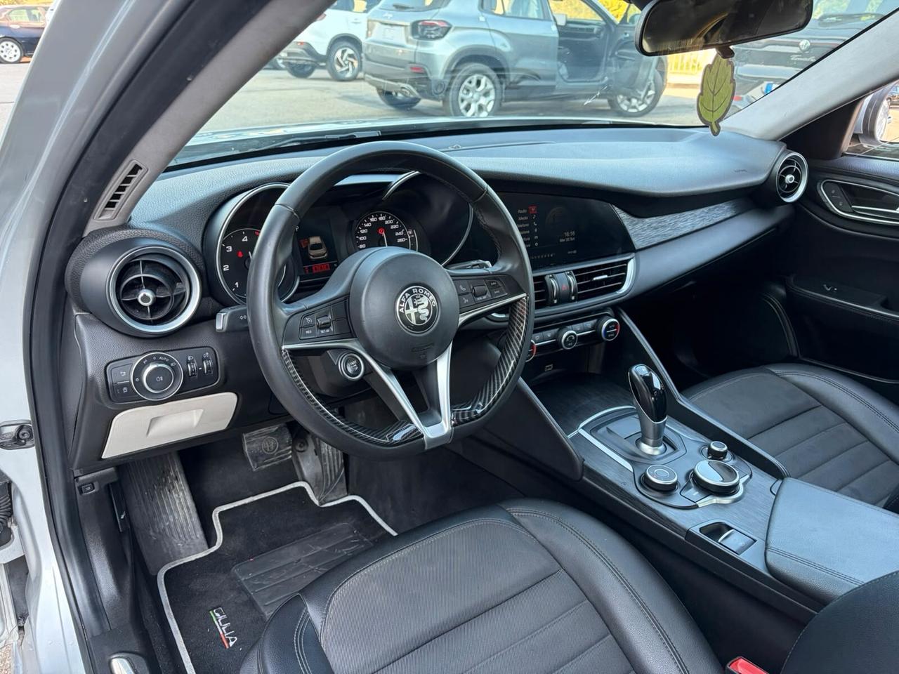 Alfa Romeo Giulia exclusive in ottime condizioni-2018 160000 km tdi 2200 cc-tagliandata-gomme seminuove