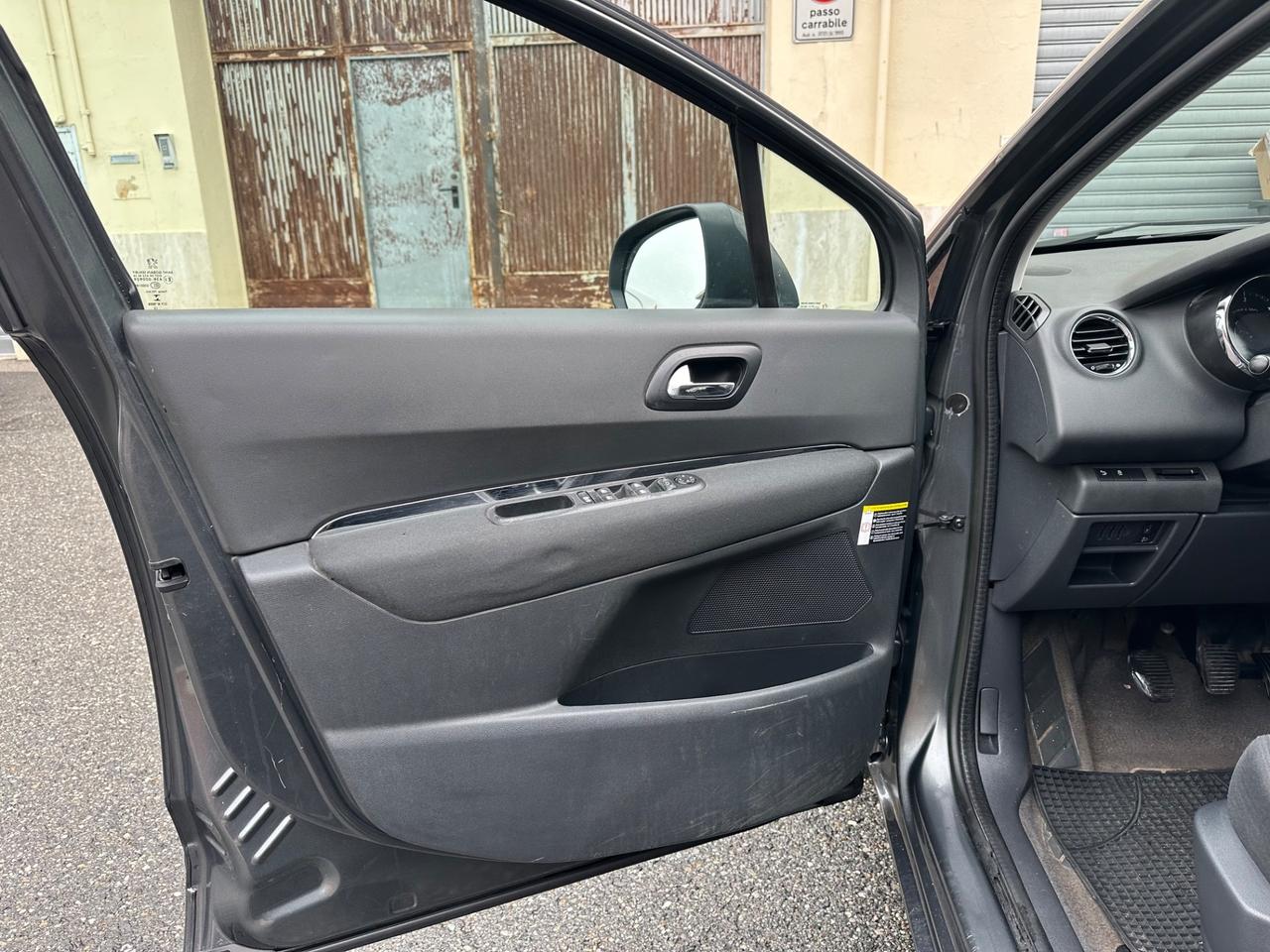 Peugeot 5008 1.6 HDi 115CV 7 posti euro 5