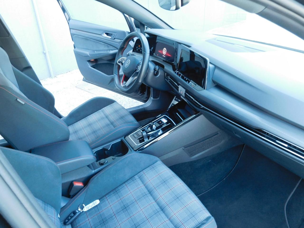 Volkswagen Golf GTI 2.0 TSI DSG 245cv