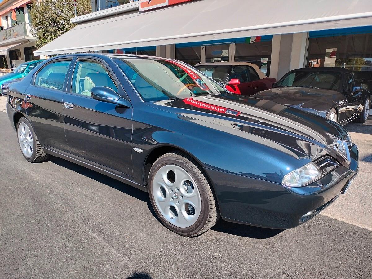 Alfa Romeo 166 2.5i V6 24V cat Distinctive