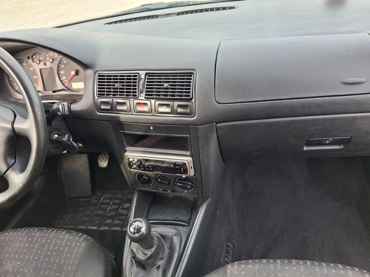 Volkswagen Golf 1.4 BENZINA-SOLO 81mila KM.