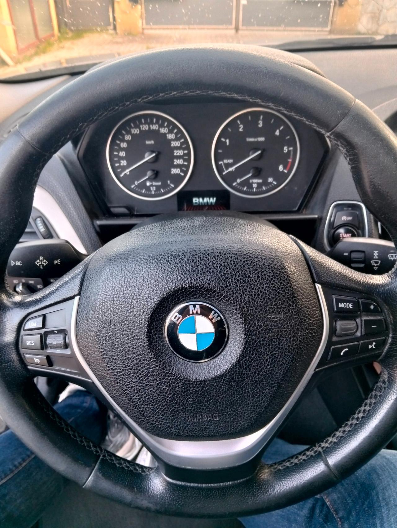 Bmw 118 118d 5p. Urban