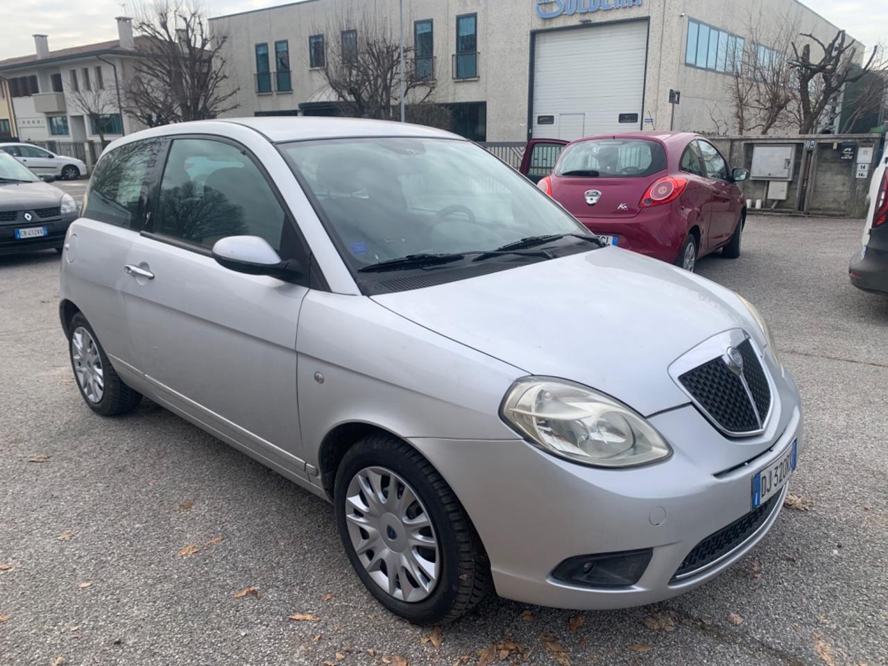 Lancia Ypsilon 1.2 Argento
