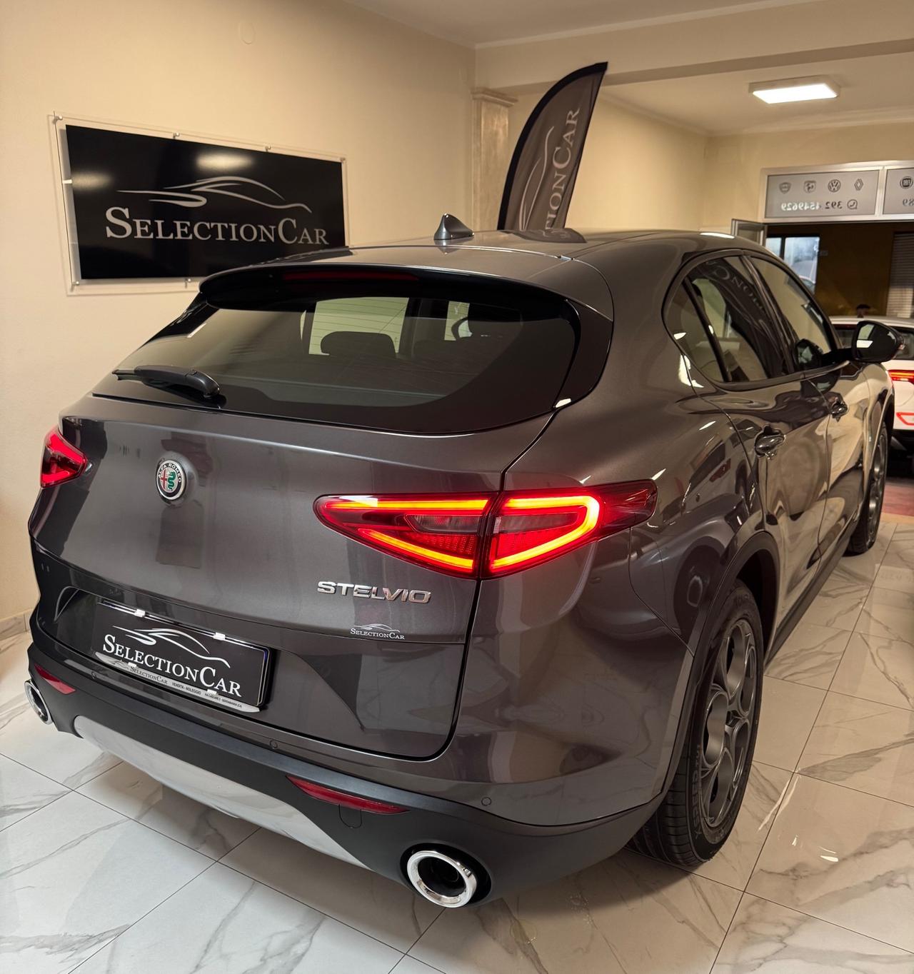 Alfa Romeo Stelvio 2.2 Turbodiesel 160 CV AT8 RWD Business