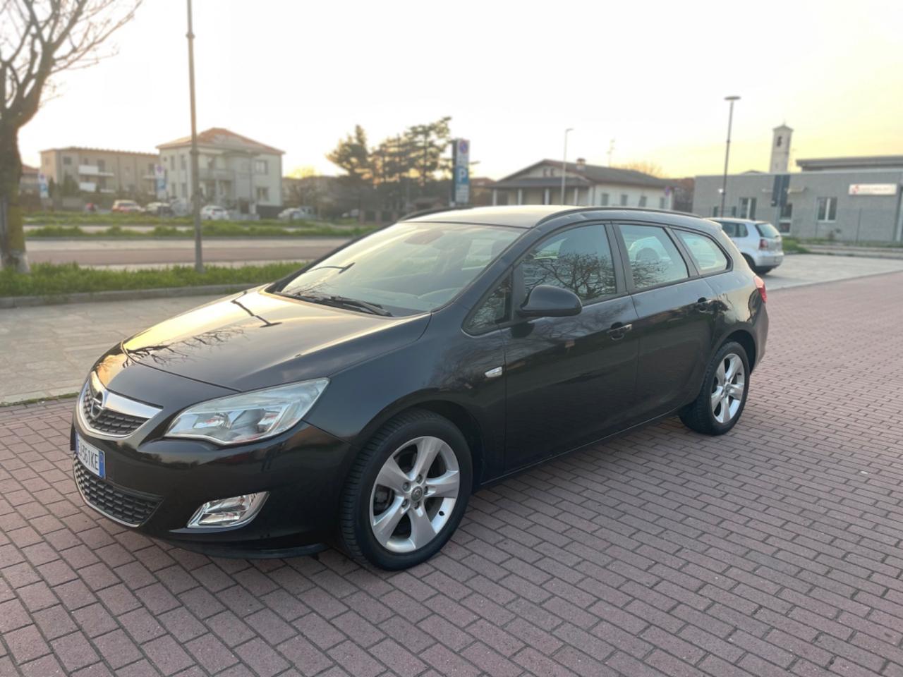 Opel Astra 1.7 CDTI 110CV Sports Tourer Cosmo