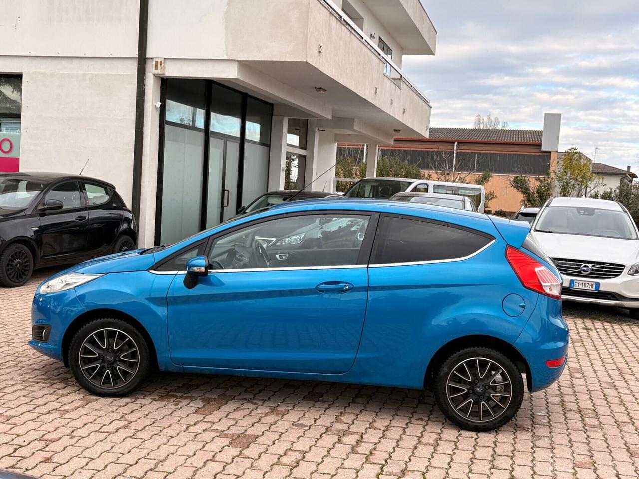 Ford Fiesta 1.4 3 porte Bz.- GPL Black & White Edition