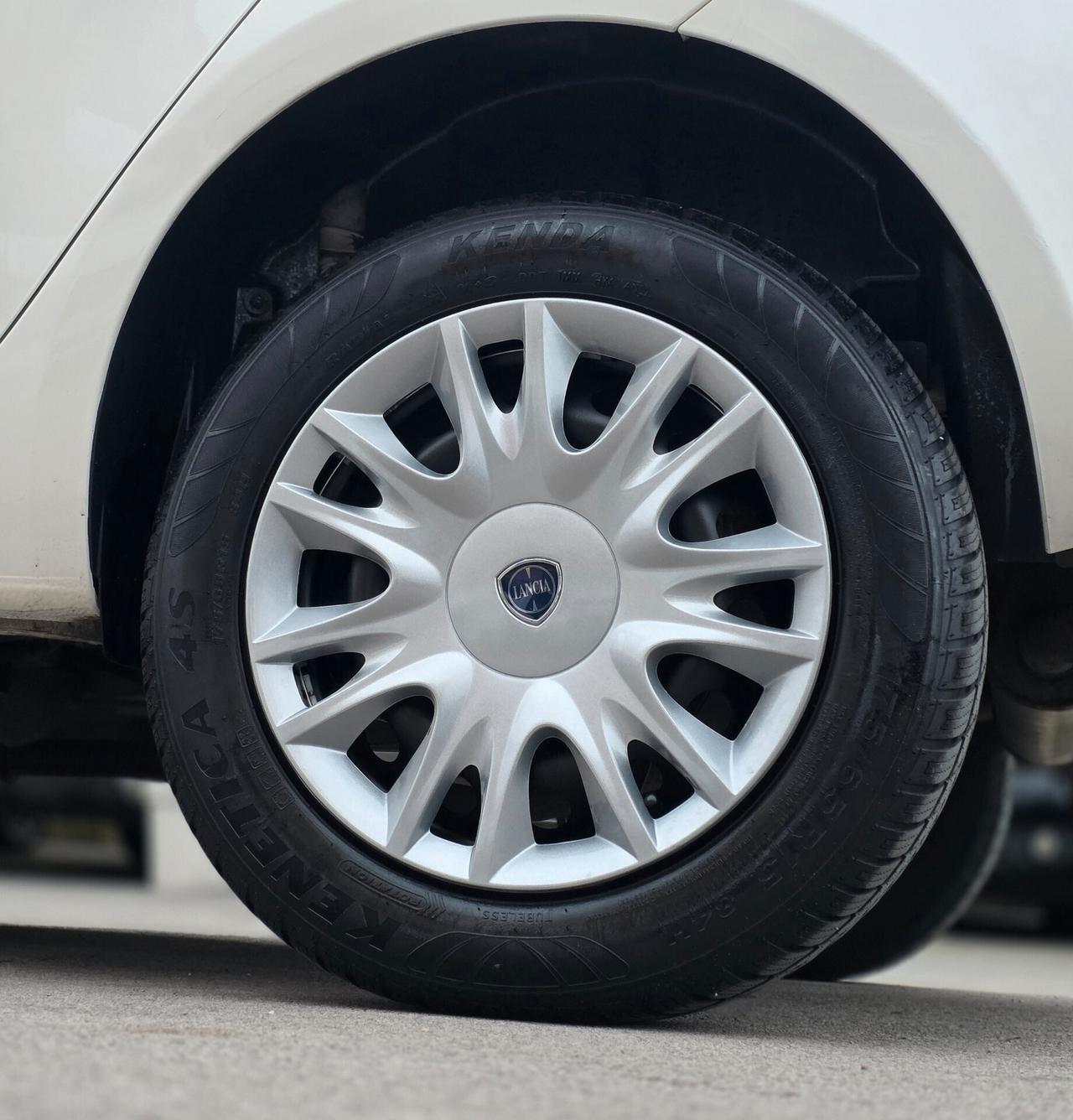 Lancia Ypsilon 0.9 TwinAir 85 CV 5 porte Metano Ecochic Elefantino