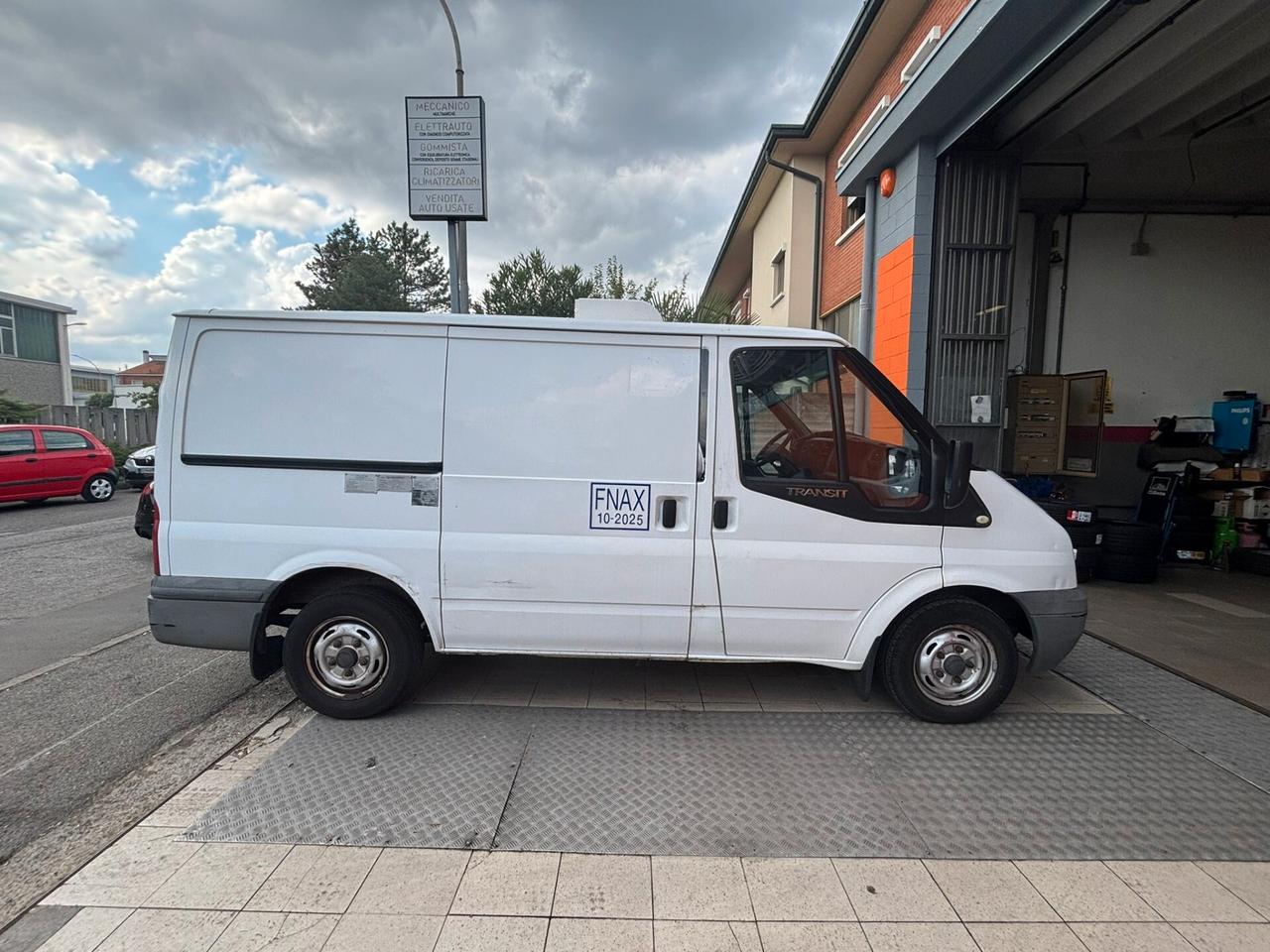 Ford Transit 280S 2.2 TDCi/85 PC-TN Furgone coibentato con allestimento isotermico