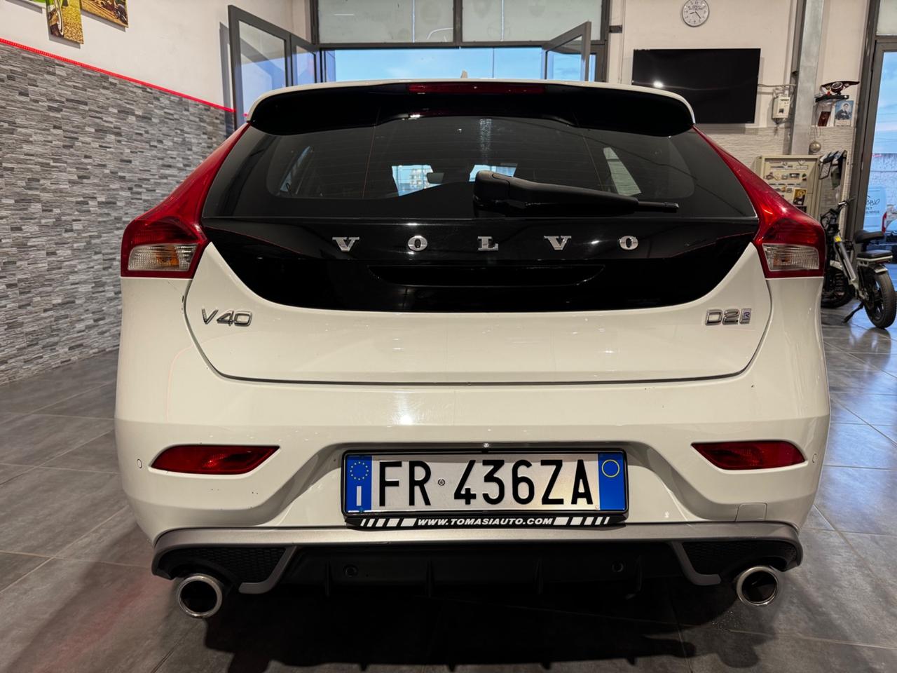 Volvo V40 D2 R-design