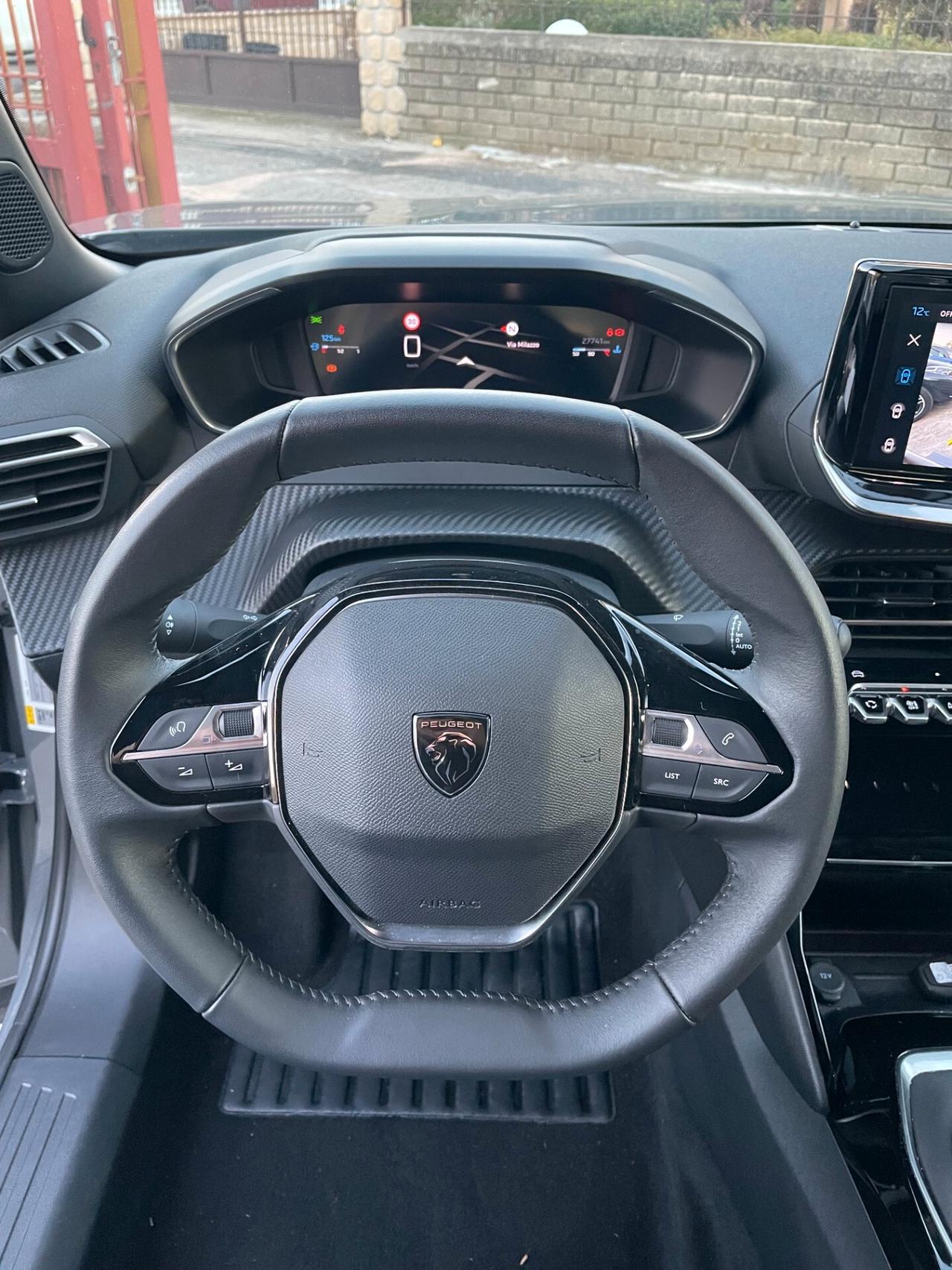 PEUGEOT 2008 1.2 PureTech 100CV ALLURE - 2025