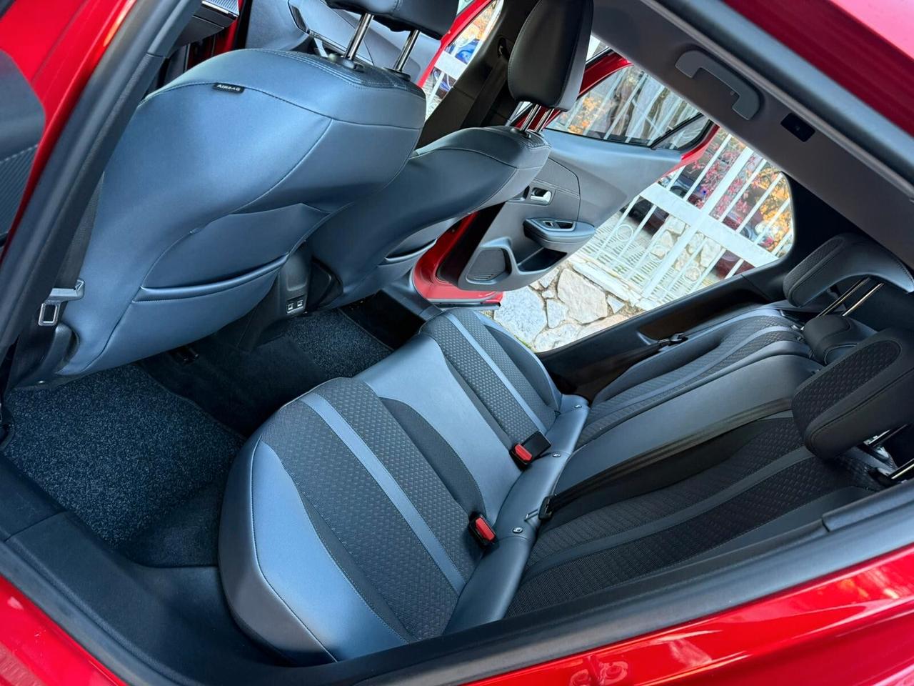 Peugeot 2008 PureTech 130 S&S EAT8 Allure