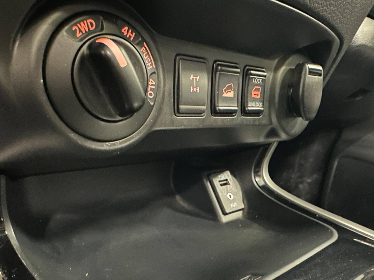 Nissan Navara 2.3 dCi 190 CV 4WD Double Cab N-Guard Aut*