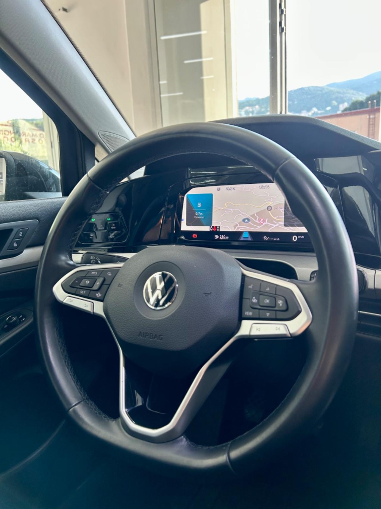 VW Golf 8 2.0 TDI 115 CV SCR Life FINANZIABILE