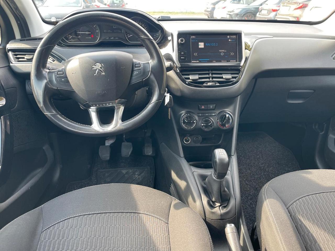 Peugeot 208 PureTech 82 5 porte Allure