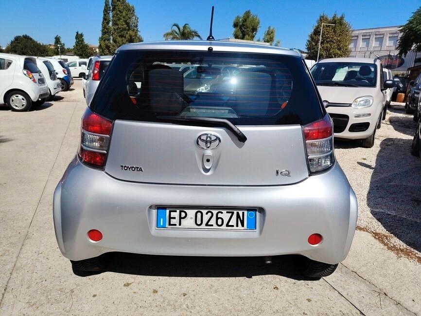 Toyota iQ 1.0 CVT Trend
