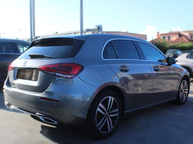 MERCEDES-BENZ A 180 D SPORT LIGHT AUTO