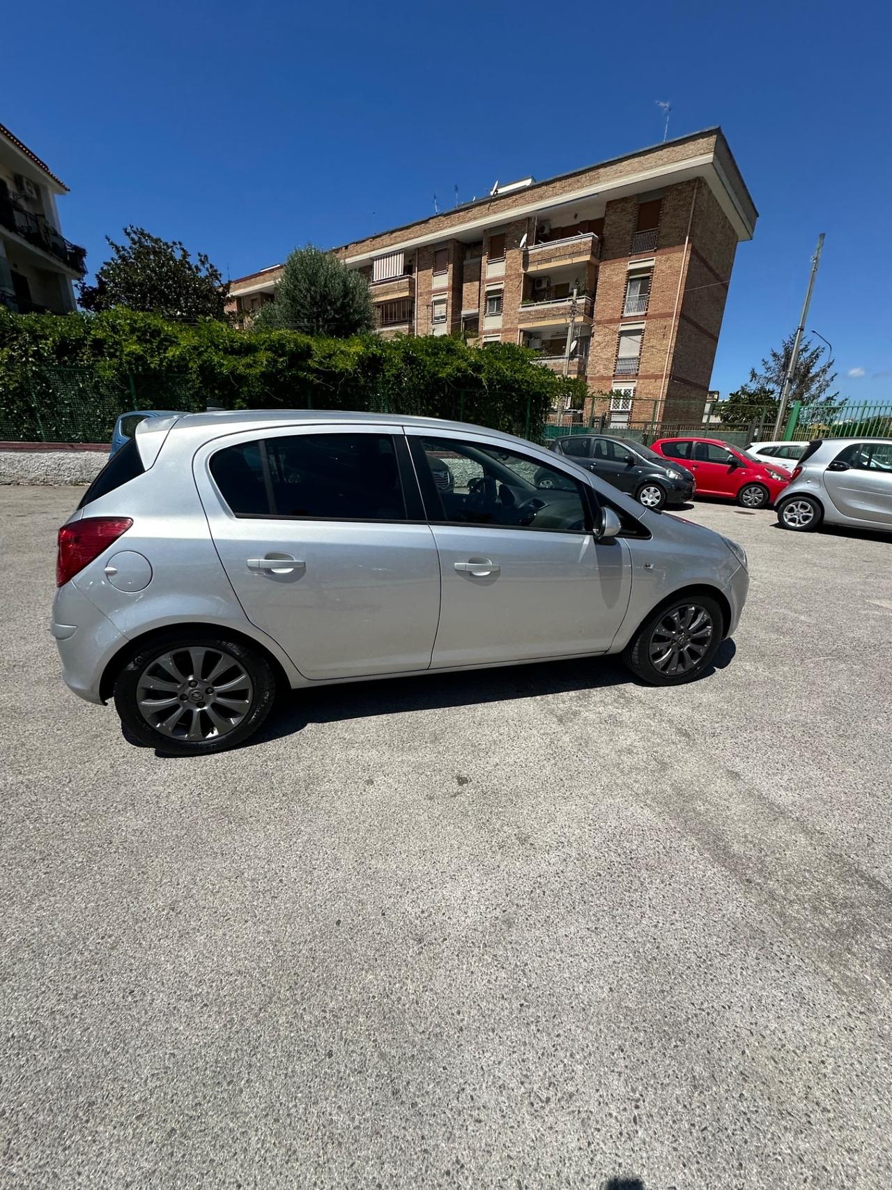 Opel Corsa 1.2 80CV 5 porte GPL-TECH Edition