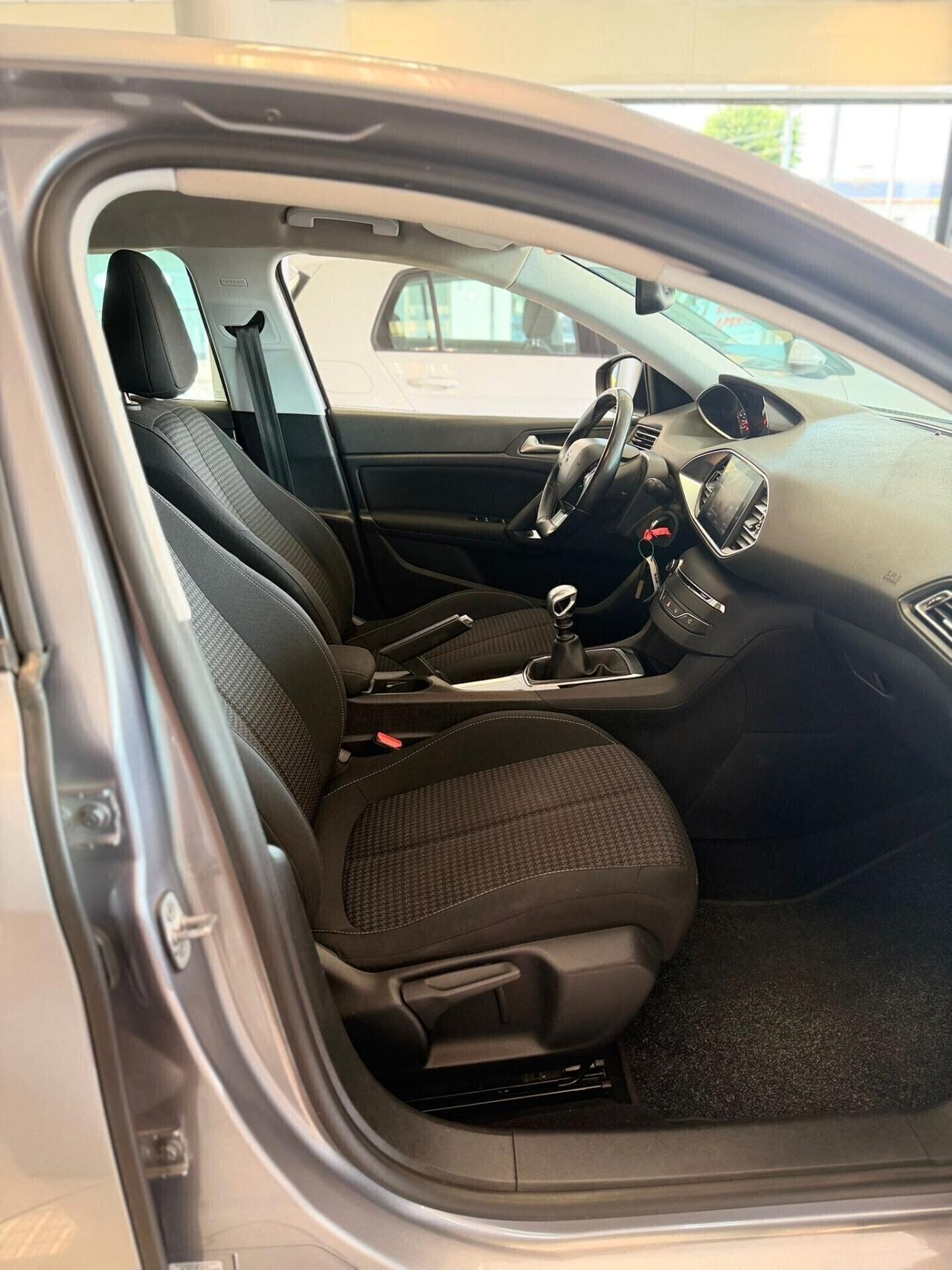 Peugeot 308 BlueHDi 130 S&S Active