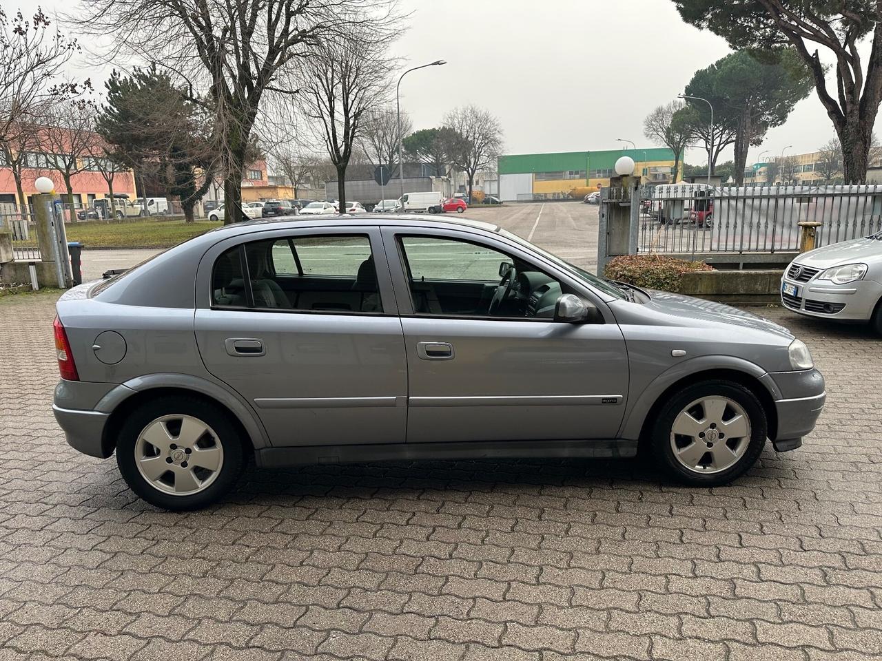 Opel Astra 1.6i 16V twin port cat 5 porte 'Njoy
