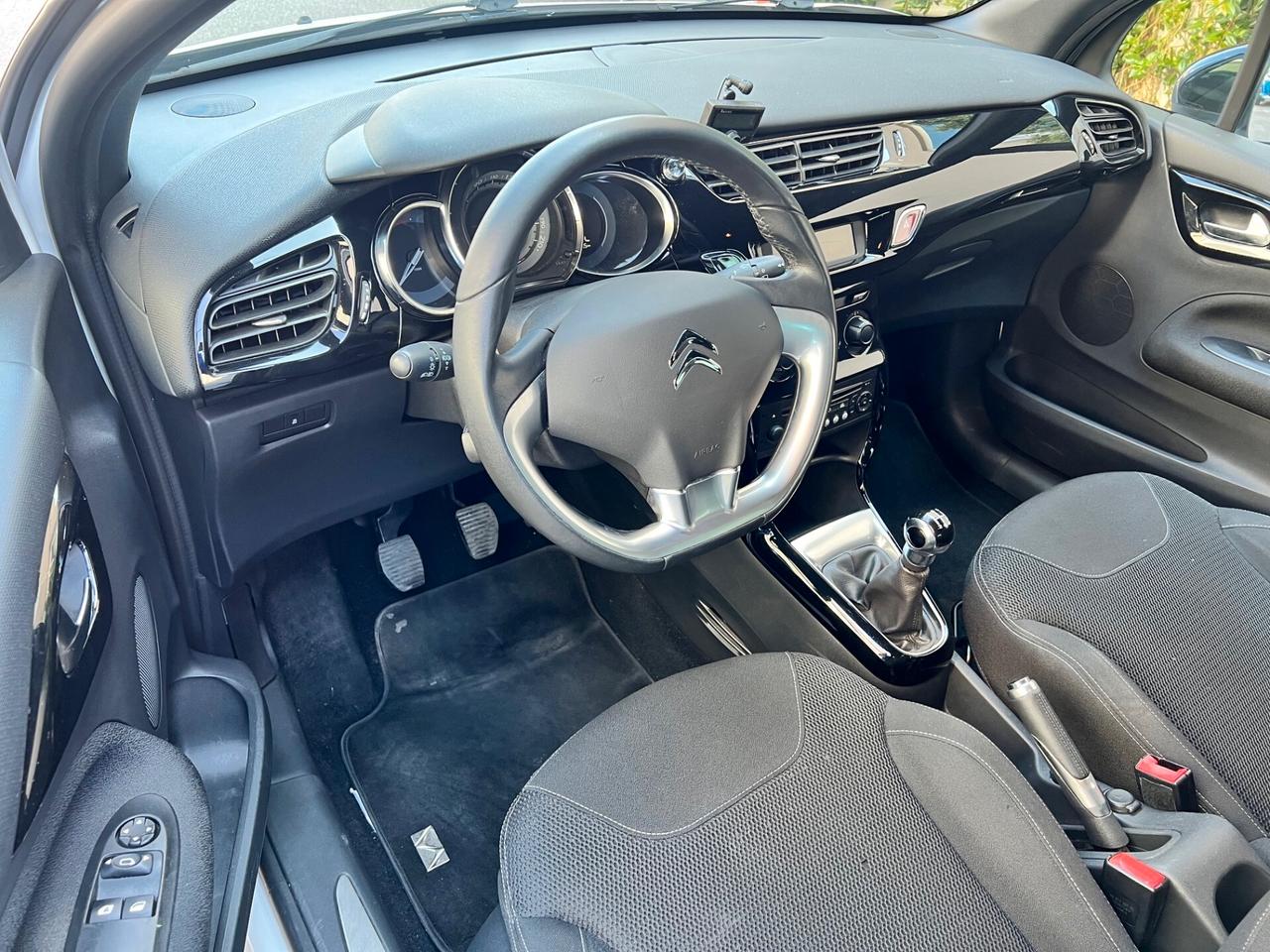 CITROEN Ds DS3 1.4 hdi So Chic 70cv OK NEOPAT. PDC/CLIMA/TEL.