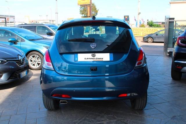 Lancia Ypsilon III 1.0 firefly hybrid 70cv con CarPlay