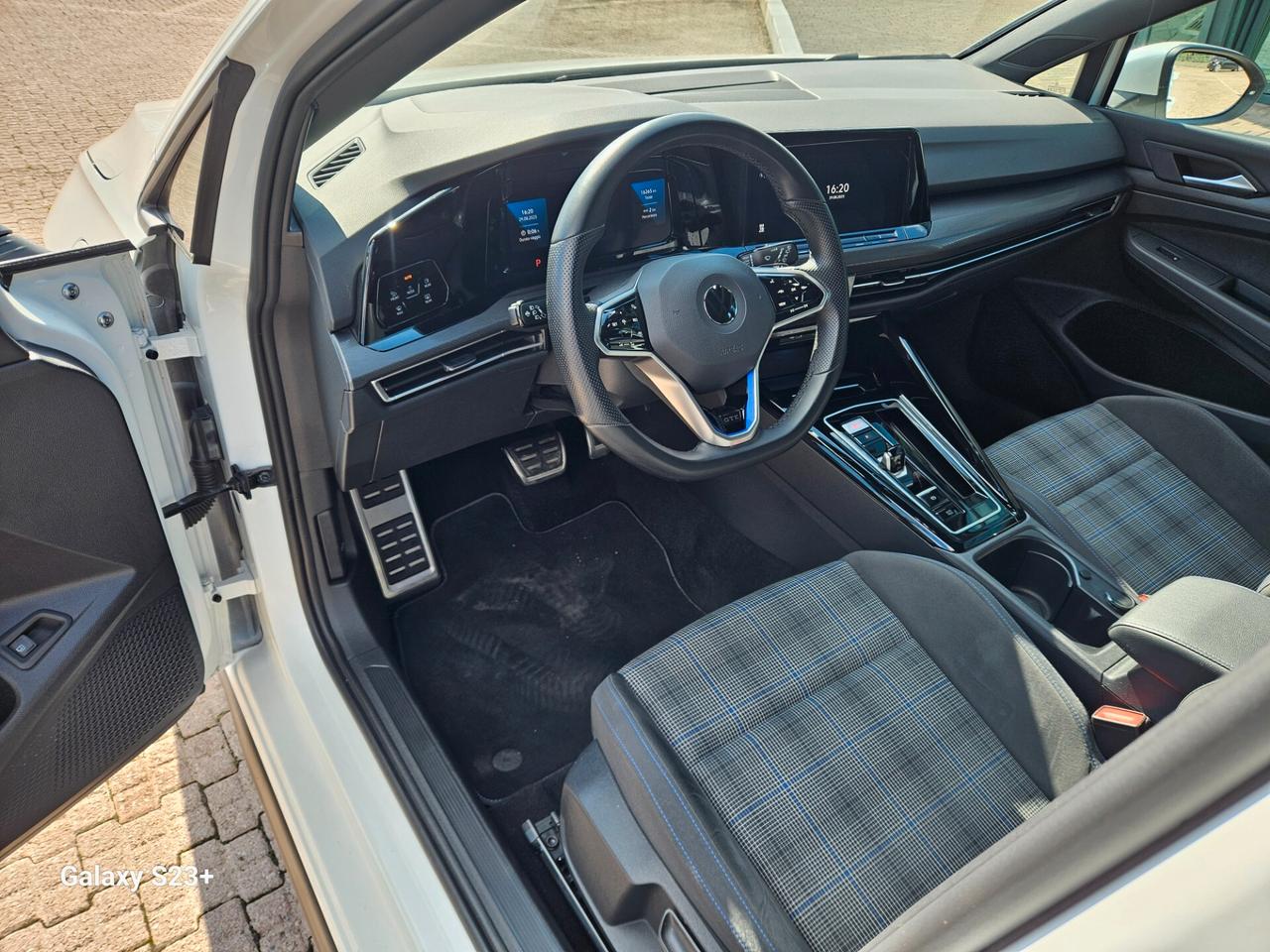 Volkswagen Golf GTE HYBRID elettrica/benzina