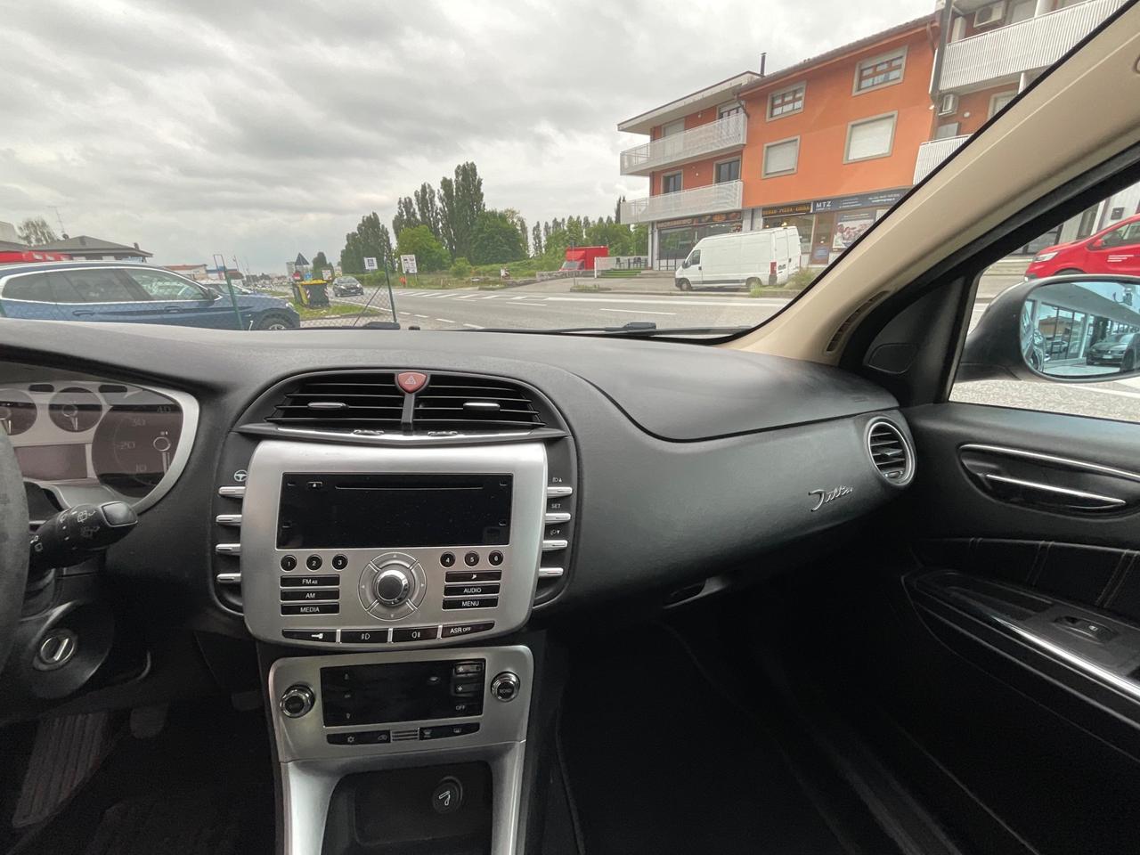 Lancia Delta 1.6 MJT DPF Platino