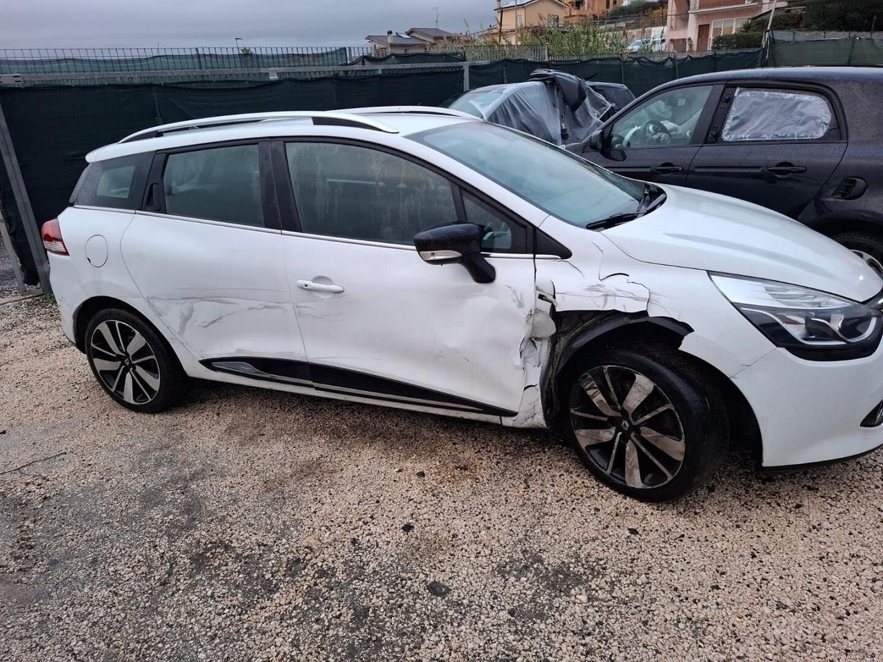 RENAULT CLIO SPORTER SPORT SINISTRATA MARCIANTE